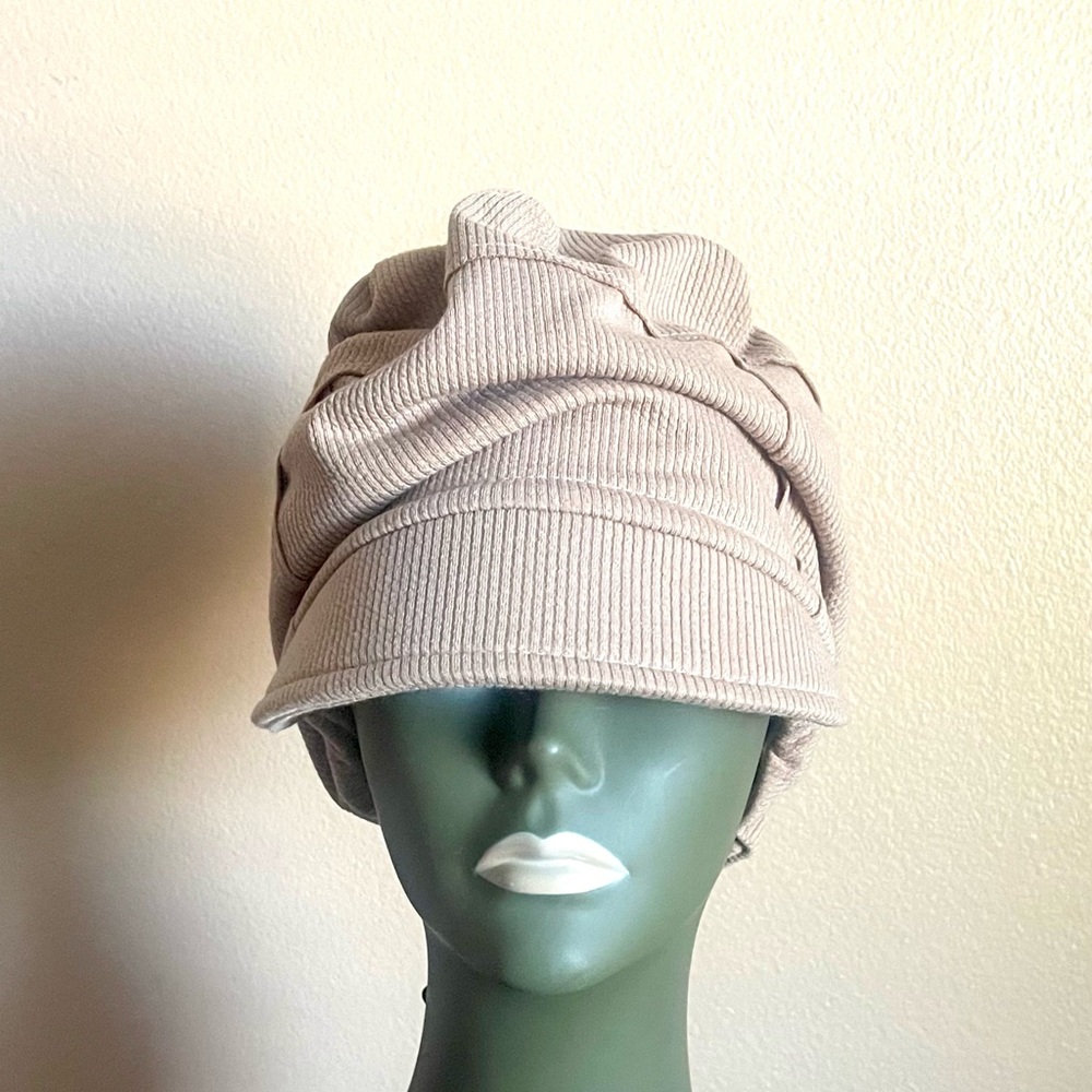 Ribbed Knit Visor Hat in Light Beige - Women's Fashion Beanie